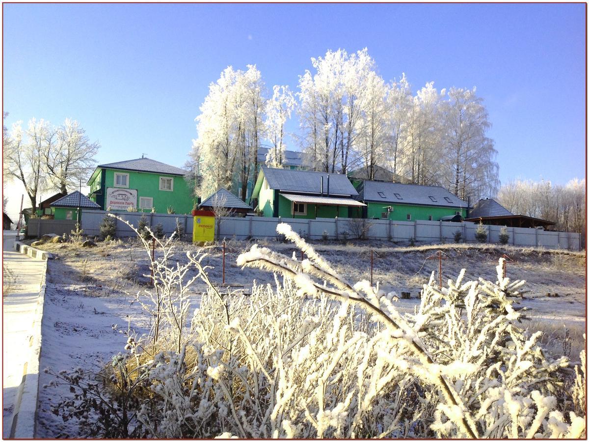 Dvoryanskoye Gnezdo Hotell Smolensk Exteriör bild