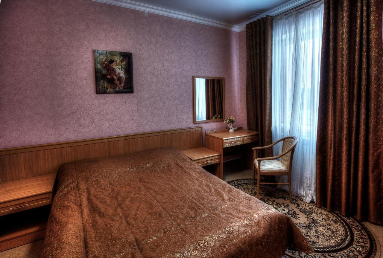 Dvoryanskoye Gnezdo Hotell Smolensk Rum bild